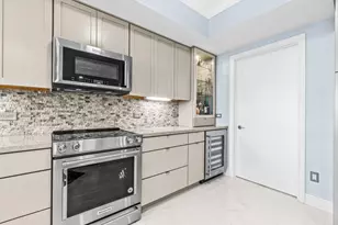 2650 Lake Shore Dr, Riviera Beach, FL 33404 - Photo 18