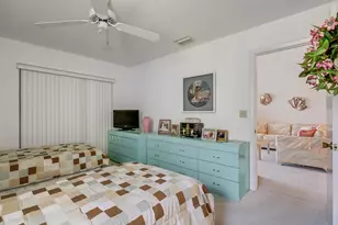 7610 Tahiti Ln, Lake Worth, FL 33467 - Photo 14