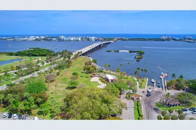323 S E Street, Lake Worth Beach, FL 33460 - Photo 2