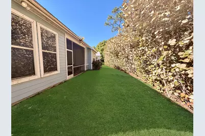 616 NE Canoe Park Circle, Port Saint Lucie, FL 34983 - Photo 38