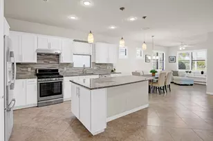 649 SE Monteiro Dr, Port Saint Lucie, FL 34984 - Photo 2