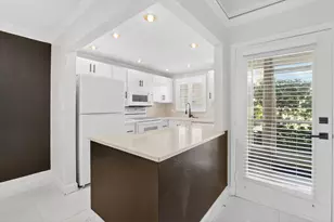 808 SE 7th St, Deerfield Beach, FL 33441 - Photo 2