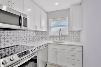 2400 NE 10th Street #506, Pompano Beach, FL 33062 - Photo 10