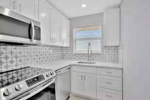 2400 NE 10th St, Pompano Beach, FL 33062 - Photo 10