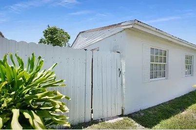 1395 SW 46 Th Avenue, Fort Lauderdale, FL 33317 - Photo 6