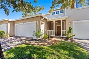 624 NE Bent Paddle Ln, Port Saint Lucie, FL 34983 - Photo 2