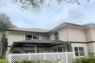 40 Essex Ct, Royal Palm Beach, FL 33411 - Photo 2