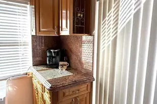 40 Essex Ct, Royal Palm Beach, FL 33411 - Photo 8