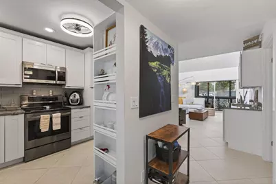 2532 Boundbrook Drive S #102, West Palm Beach, FL 33406 - Photo 2