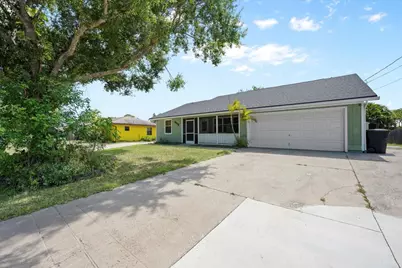 6015 Raintree Trl, Fort Pierce, FL 34982 - Photo 2