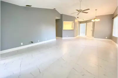 815 W Boynton Beach Boulevard #16-201, Boynton Beach, FL 33426 - Photo 6