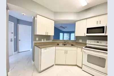 815 W Boynton Beach Boulevard #16-201, Boynton Beach, FL 33426 - Photo 8