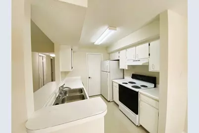 815 W Boynton Beach Boulevard #7-102, Boynton Beach, FL 33426 - Photo 12