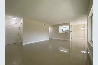 815 W Boynton Beach Boulevard #7-102, Boynton Beach, FL 33426 - Photo 8