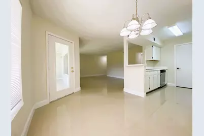 815 W Boynton Beach Boulevard #7-102, Boynton Beach, FL 33426 - Photo 10