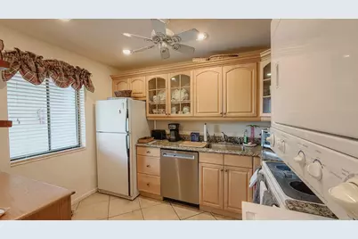 4090 Tivoli Court #303, Lake Worth, FL 33467 - Photo 8