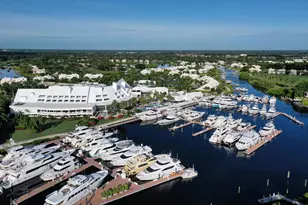 102 Victory Dr, Jupiter, FL 33477 - Photo 10