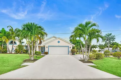 702 SE Adams Court, Port Saint Lucie, FL 34984 - Photo 4