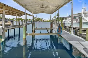 702 SE Adams Ct, Port Saint Lucie, FL 34984 - Photo 2