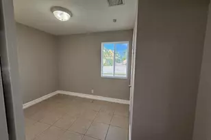 400 Metcalf Ct, West Palm Beach, FL 33407 - Photo 14