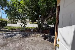 400 Metcalf Ct, West Palm Beach, FL 33407 - Photo 20