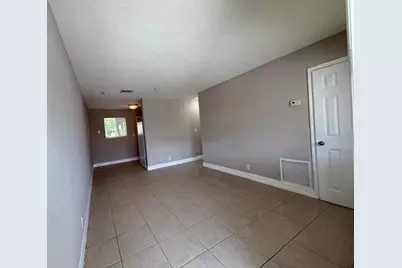 400 Metcalf Court #401, West Palm Beach, FL 33407 - Photo 6