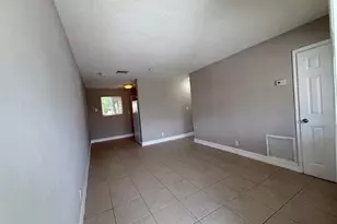 400 Metcalf Ct, West Palm Beach, FL 33407 - Photo 6