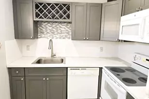 89 Saxony B, Delray Beach, FL 33446 - Photo 2