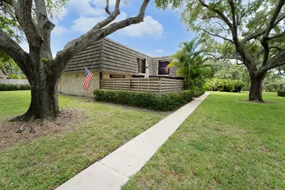 505 5th Terrace, Palm Beach Gardens, FL 33418 - Photo 1