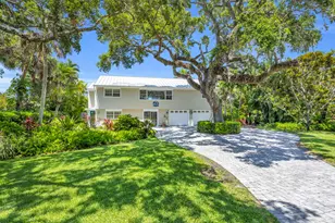 376 Live Oak Dr, Vero Beach, FL 32963 - Photo 2