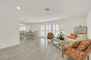 3824 SE Fairway E, Stuart, FL 34997 - Photo 8