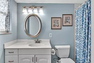 137 Golden Isles Dr, Hallandale Beach, FL 33009 - Photo 26