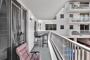 137 Golden Isles Dr, Hallandale Beach, FL 33009 - Photo 32