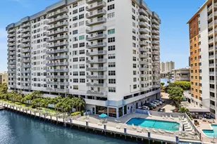 137 Golden Isles Dr, Hallandale Beach, FL 33009 - Photo 10