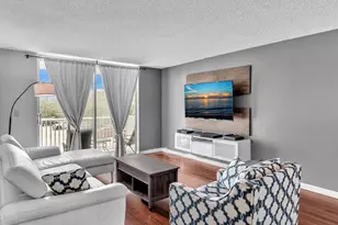 137 Golden Isles Dr, Hallandale Beach, FL 33009 - Photo 4