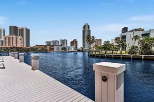 137 Golden Isles Dr, Hallandale Beach, FL 33009 - Photo 44