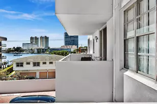 137 Golden Isles Dr, Hallandale Beach, FL 33009 - Photo 30