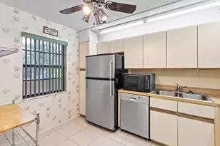 150 Lake Nancy Ln, West Palm Beach, FL 33411 - Photo 8