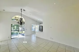 2014 Normandy Cir, West Palm Beach, FL 33409 - Photo 10