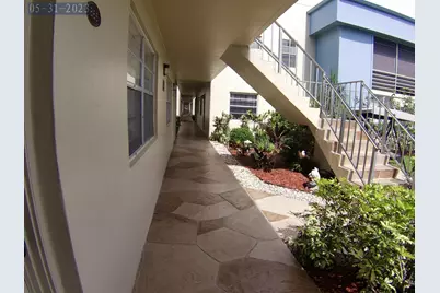 865 Flanders S, Delray Beach, FL 33484 - Photo 2