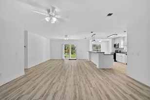 2205 S 33rd S St, Fort Pierce, FL 34947 - Photo 6