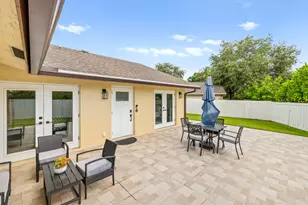 1672 Hawthorne Pl, Wellington, FL 33414 - Photo 20