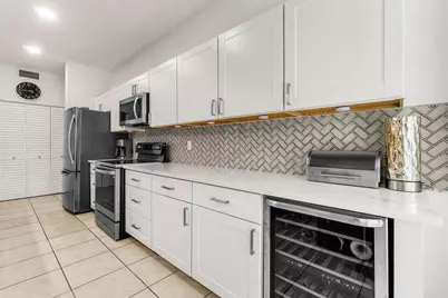 103 Half Moon Circle #E2, Hypoluxo, FL 33462 - Photo 2