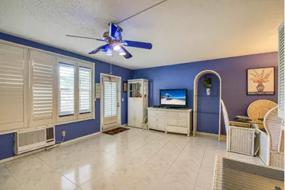 81 Farnham D, Deerfield Beach, FL 33442 - Photo 2