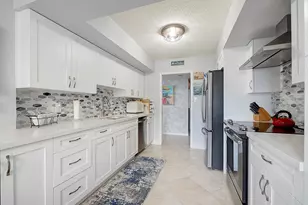 5380 N Ocean Dr, Singer Island, FL 33404 - Photo 8