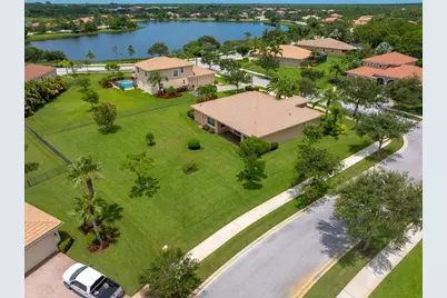 7422 SE Belle Maison Drive, Stuart, FL 34997 - Photo 2