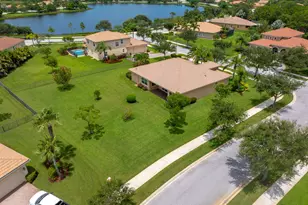 7422 SE Belle Maison Dr, Stuart, FL 34997 - Photo 2
