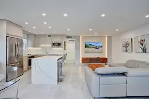 8 Richmond B, Deerfield Beach, FL 33442 - Photo 2