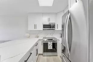 275 Mansfield G, Boca Raton, FL 33434 - Photo 8