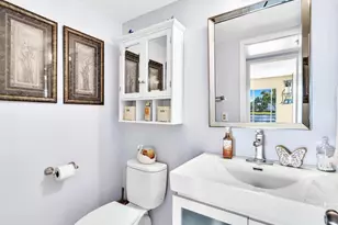 2083 Guildford E, Boca Raton, FL 33434 - Photo 10